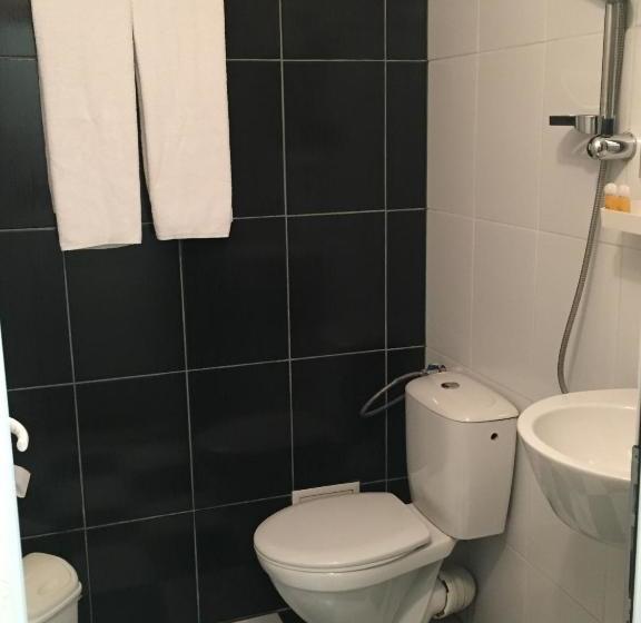 הוסטל Family Hotel Amor