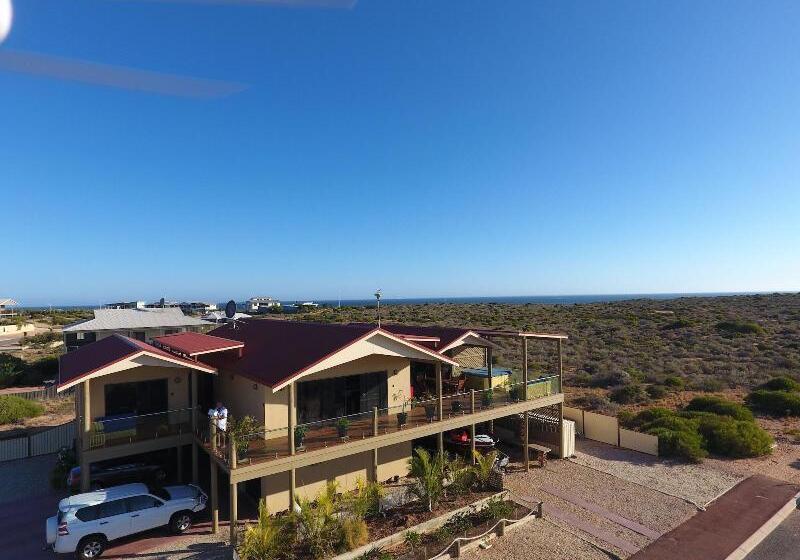 تختخواب و صبحانه On The Deck @ Shark Bay