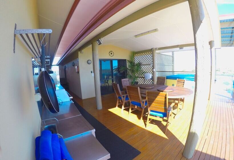 تختخواب و صبحانه On The Deck @ Shark Bay