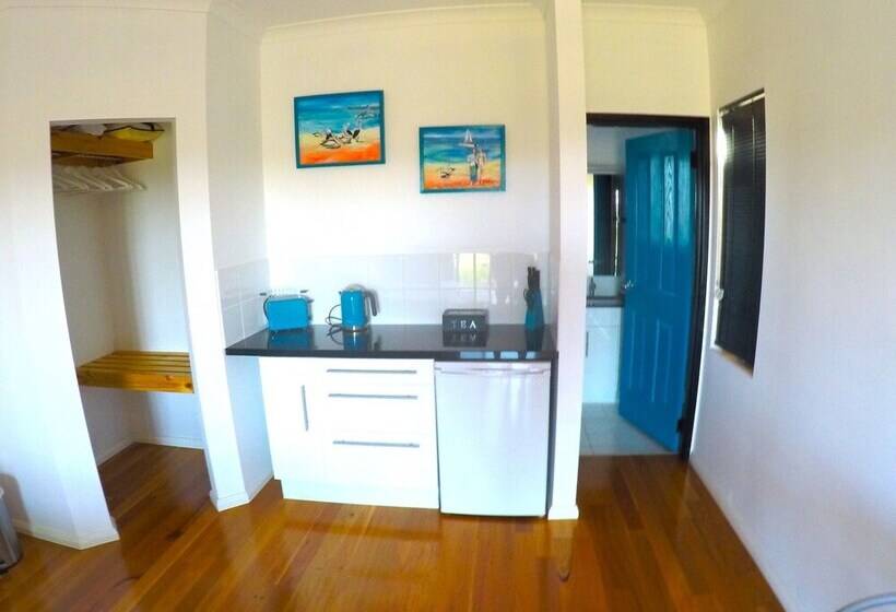 تختخواب و صبحانه On The Deck @ Shark Bay