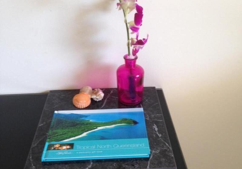 Black Marlin Motel