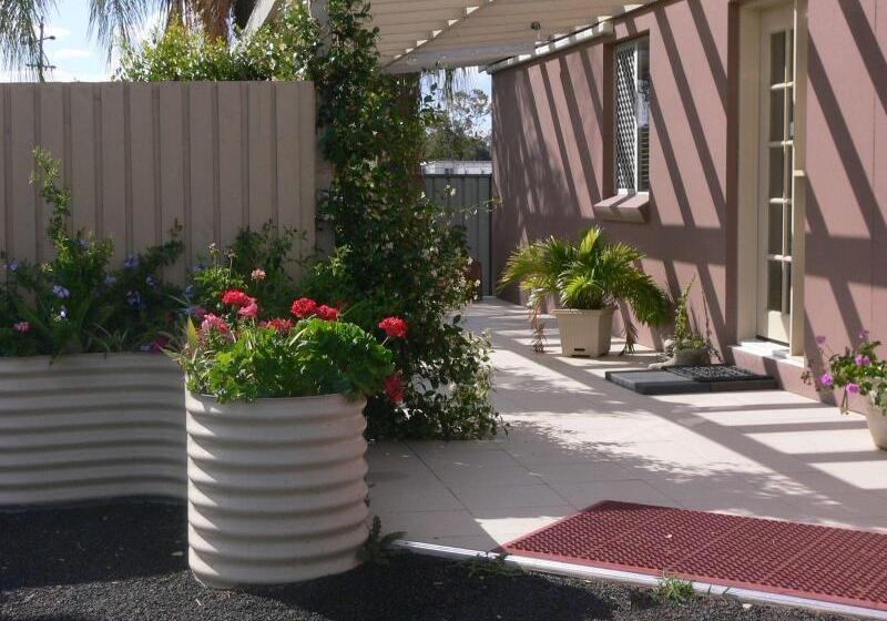 Chinchilla Motel