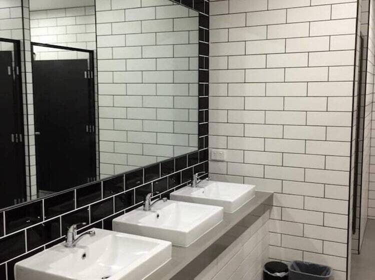 Down Under Hostels   Surfers Paradise