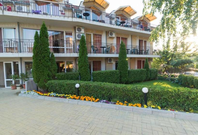 Family Hotel Dayana Beach