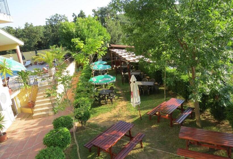 Family Hotel Dayana Beach