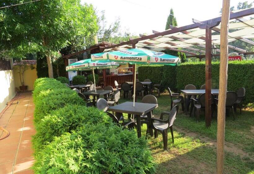 Family Hotel Dayana Beach