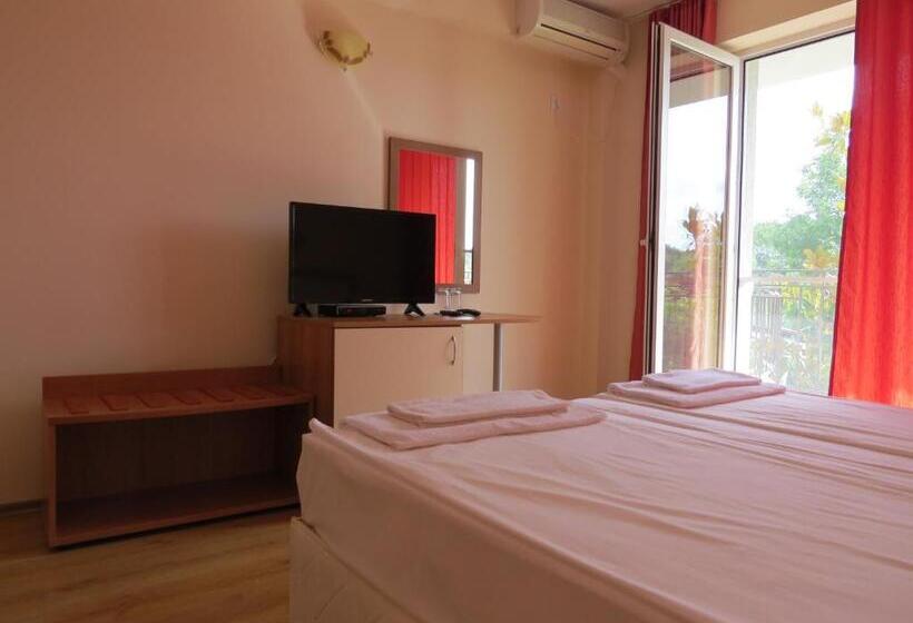 Family Hotel Dayana Beach