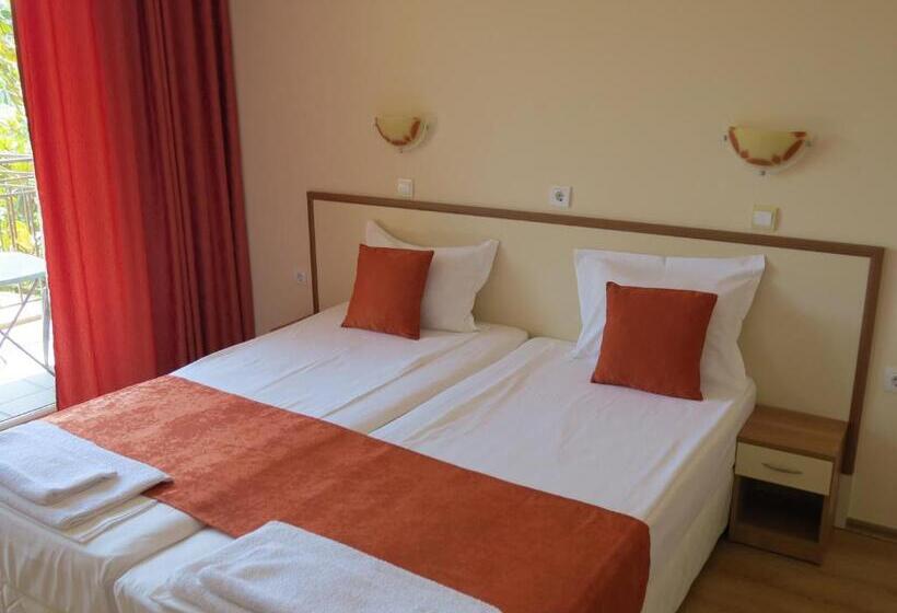 Family Hotel Dayana Beach