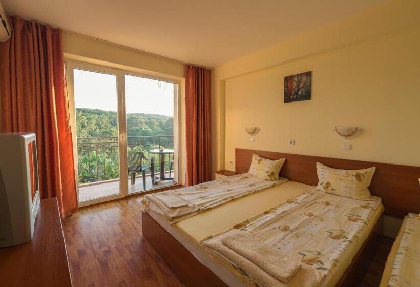 Family Hotel Dayana Beach