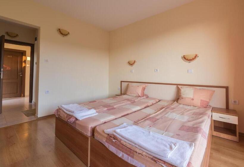 Family Hotel Dayana Beach