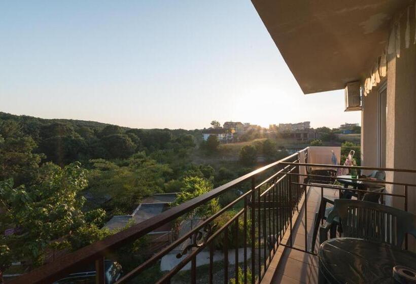 Family Hotel Dayana Beach