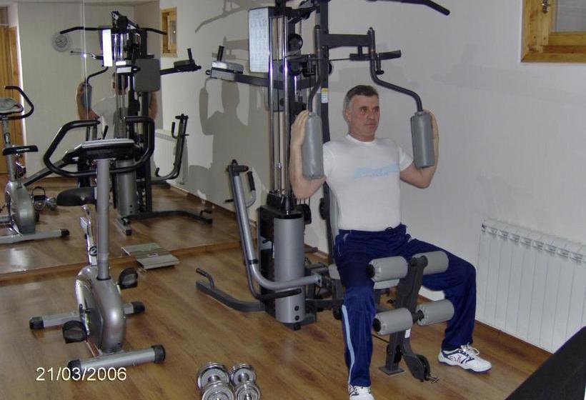 Family Hotel Emaly 1