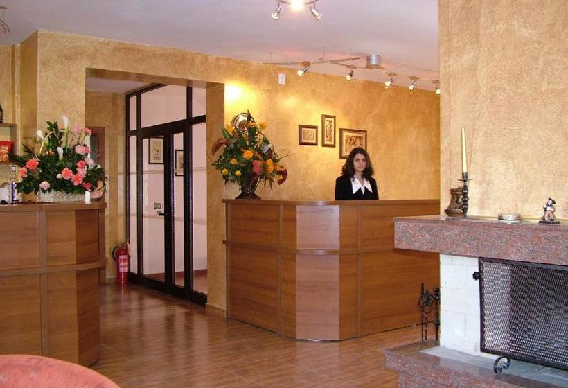 Family Hotel Emaly 1