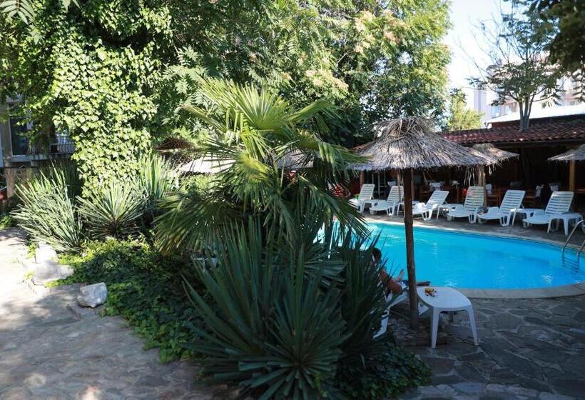 Family Hotel Tropicana