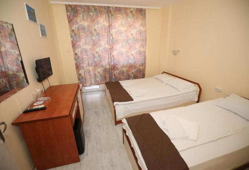 Family Hotel White House