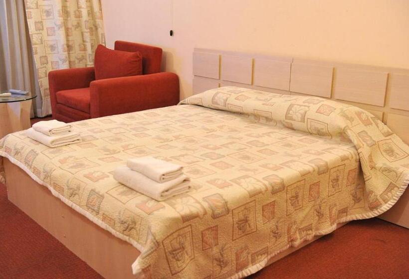 Отель семеен хотел сокол