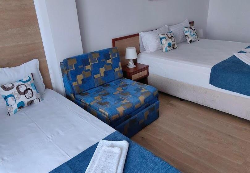 ホテル Albatros 2 Family