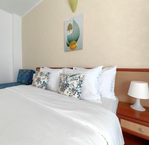 ホテル Albatros 2 Family