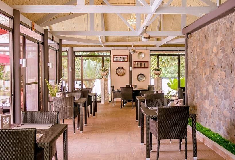 هتل Alona Northland Resort