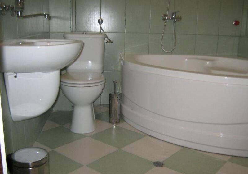 Отель Anelia Family