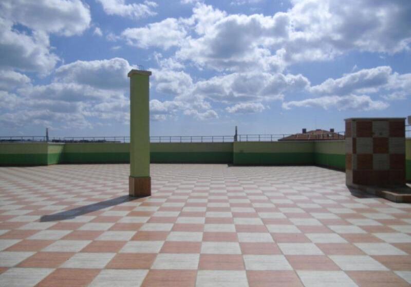 Отель Anelia Family