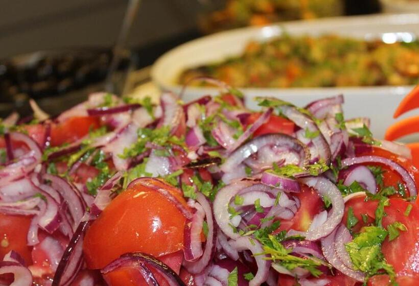 בית מלון כפרי Ariana