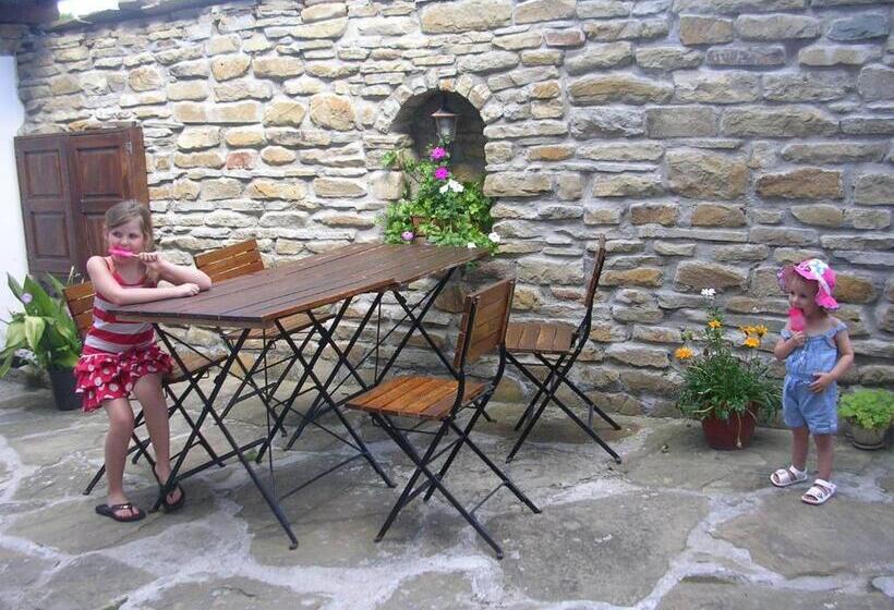 בית מלון כפרי Art M Gallery