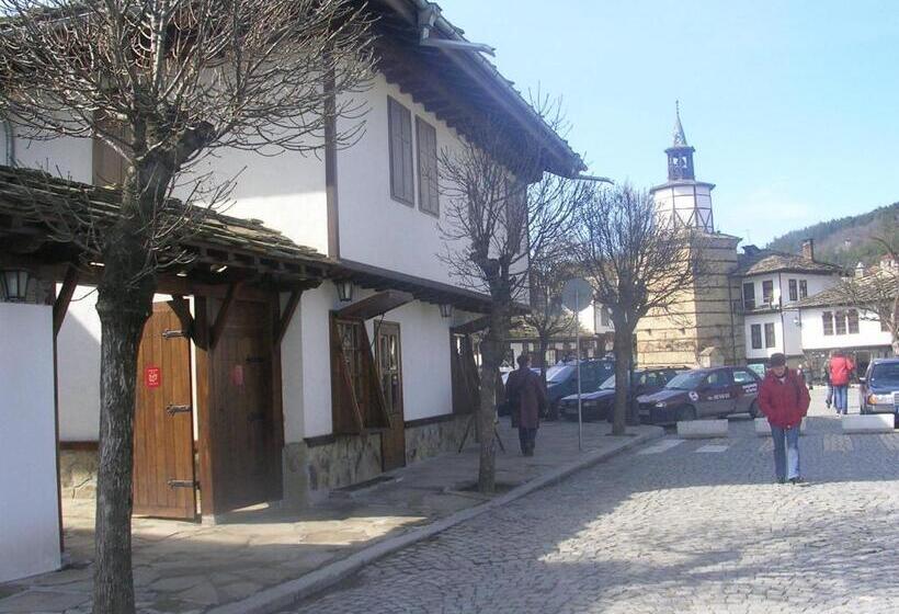 בית מלון כפרי Art M Gallery