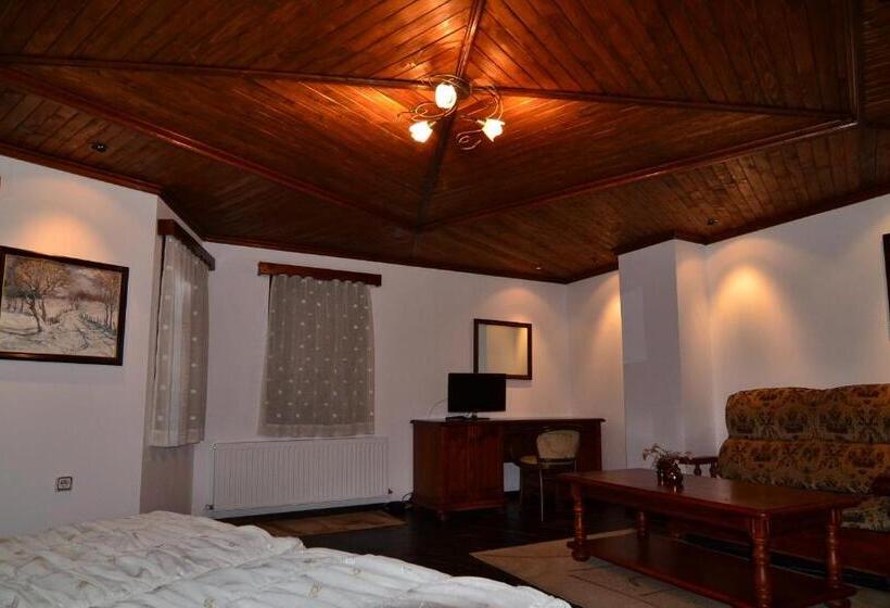 בית מלון כפרי Art M Gallery