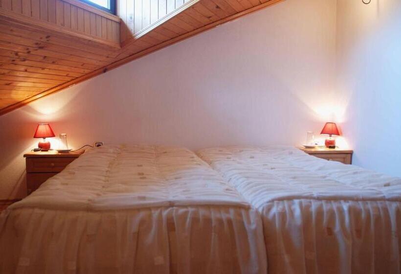 בית מלון כפרי Art M Gallery