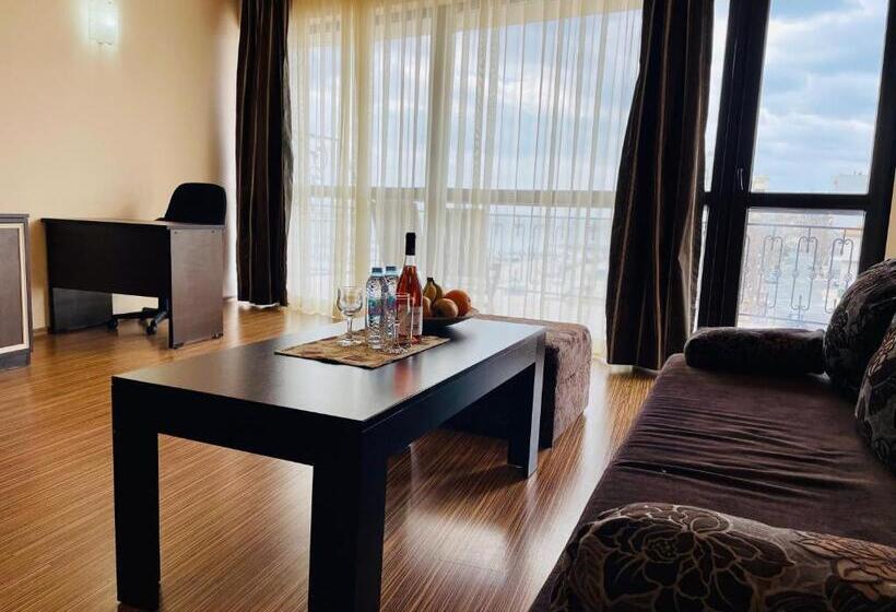 호텔 At The American S