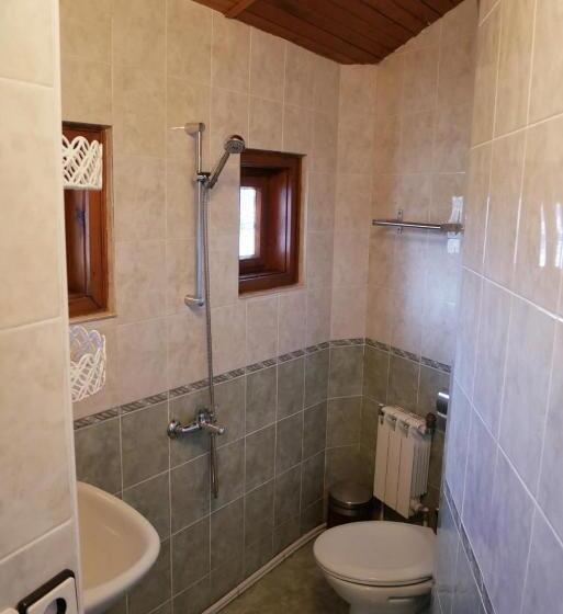 호텔 Castle Cottage Bed & Breakfast