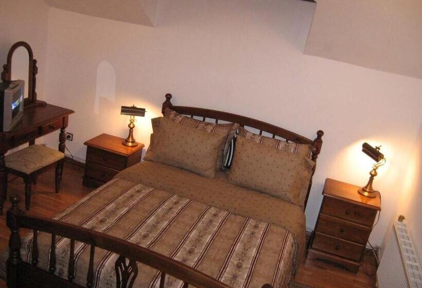 호텔 Castle Cottage Bed & Breakfast