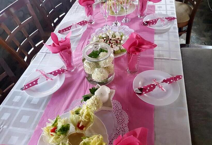 Family Hotel Chichin