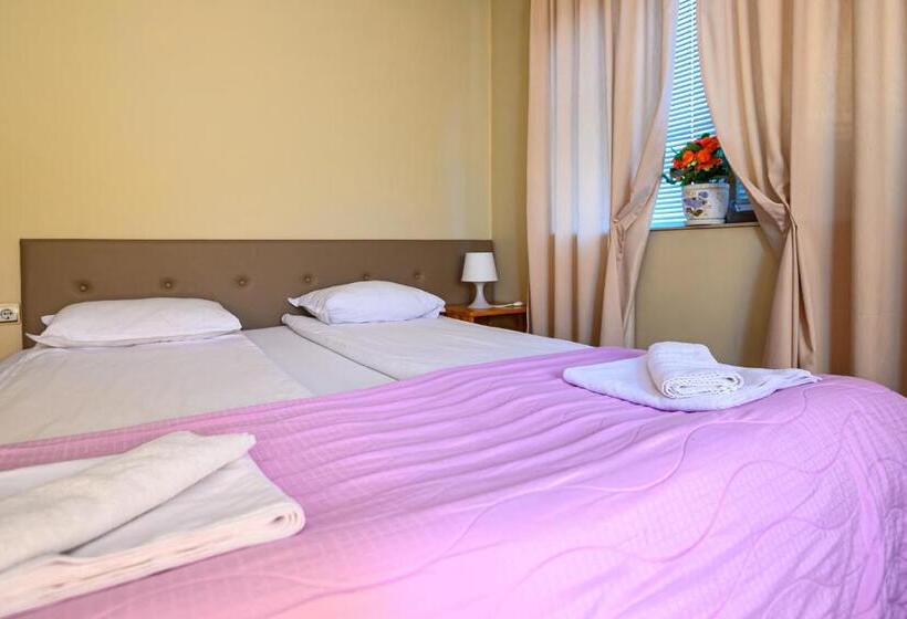 Family Hotel Chichin