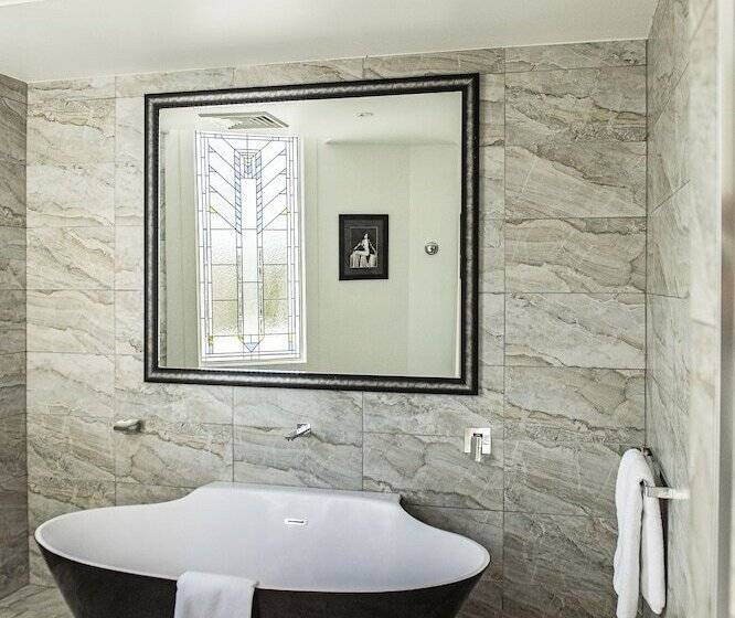 בית מלון כפרי Circa 1936 Art