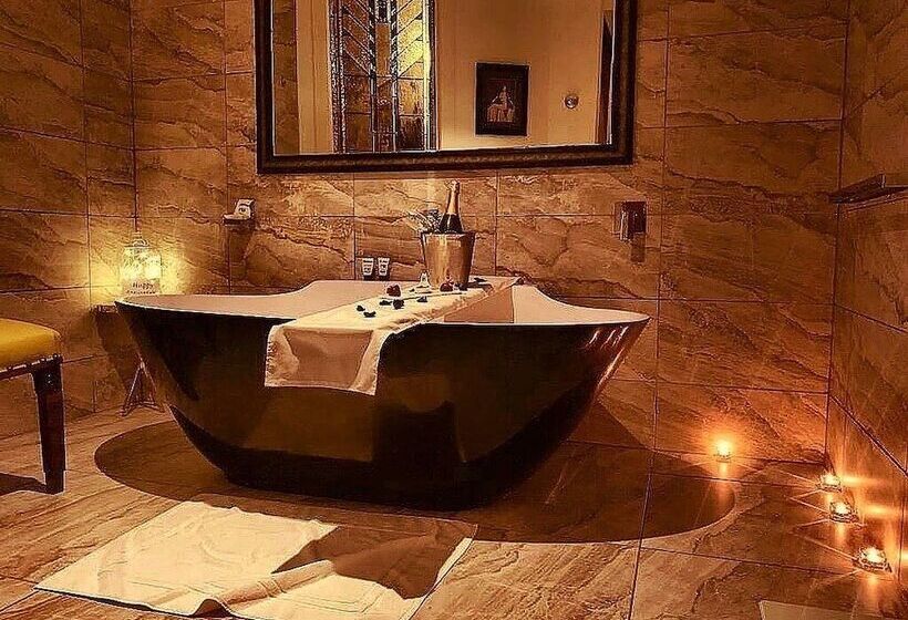 בית מלון כפרי Circa 1936 Art