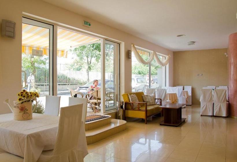 Family Hotel Electra