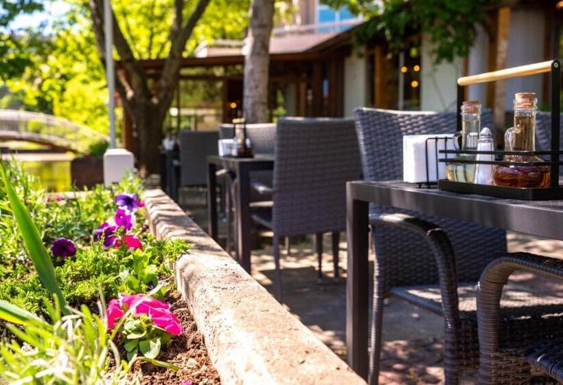 בית מלון כפרי Ezeroto