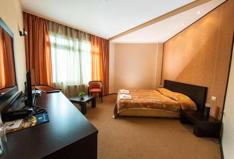 בית מלון כפרי Ezeroto