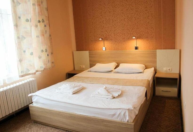 בית מלון כפרי Ezeroto