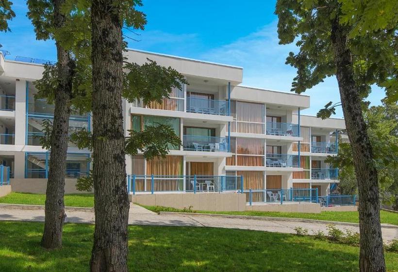 Отель Forest Beach