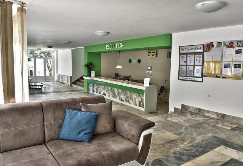 Отель Forest Beach