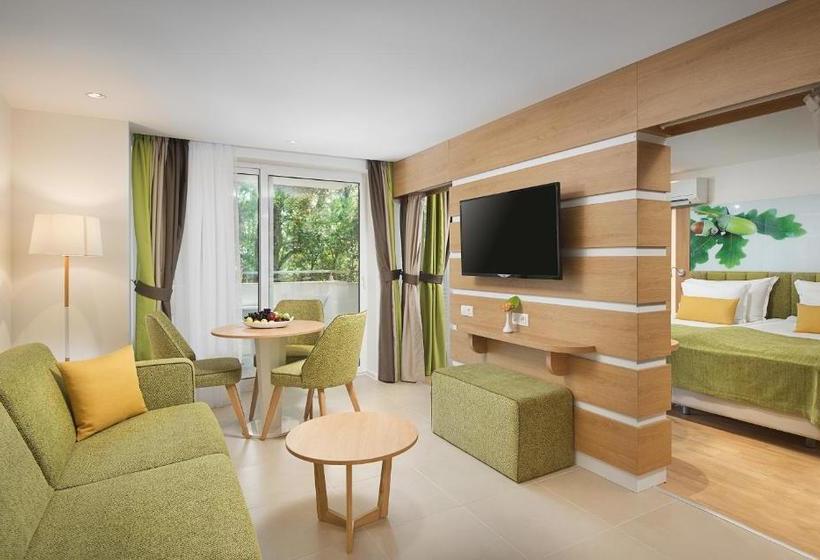 Отель Forest Beach