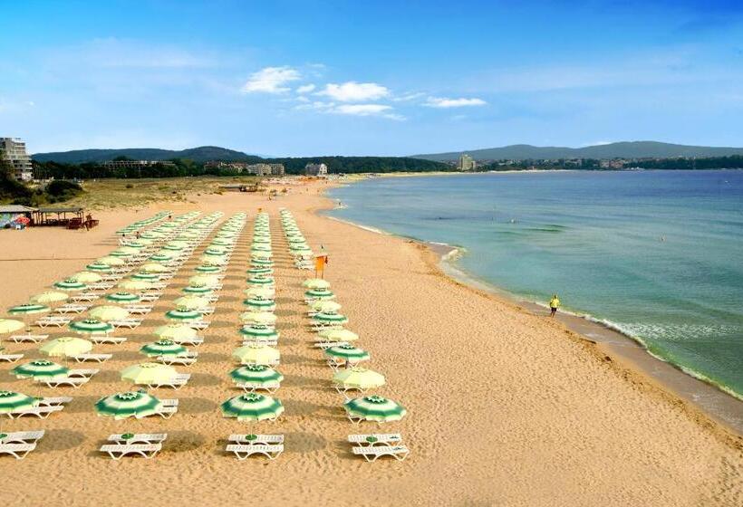 Отель Forest Beach