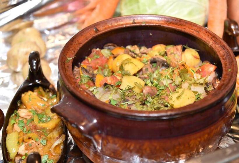 Отель Forest Beach