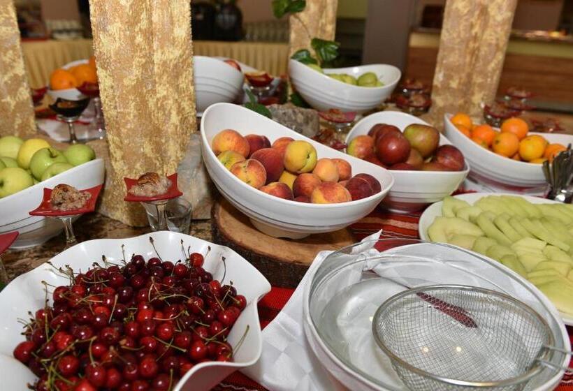 Отель Forest Beach