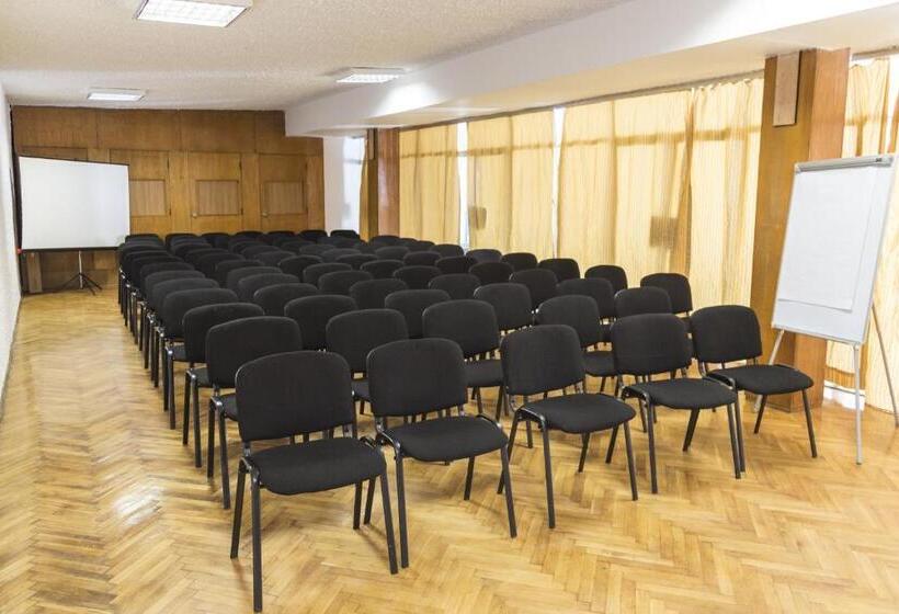 Отель Forest Beach