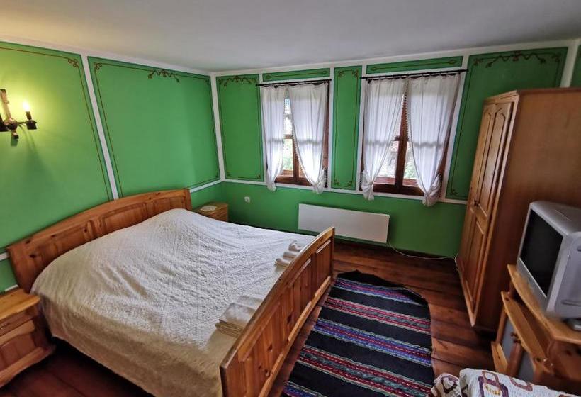 هتل Hadji Neikovi Guest Houses