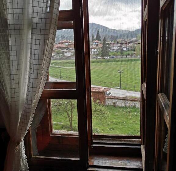 ホテル Hadji Neikovi Guest Houses